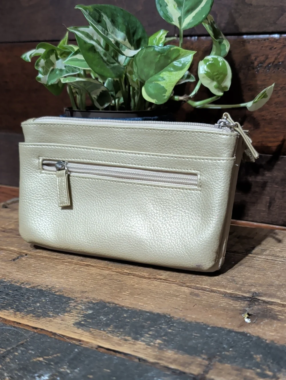 No Brand Tag Gold Women's Multi-Zip Wristlet Pouch